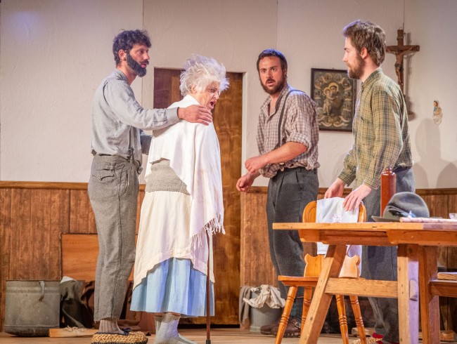 Auff&uuml;hrung 2025: Die drei Eisb&auml;ren