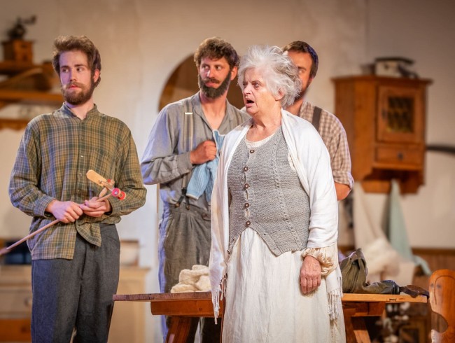 Auff&uuml;hrung 2025: Die drei Eisb&auml;ren