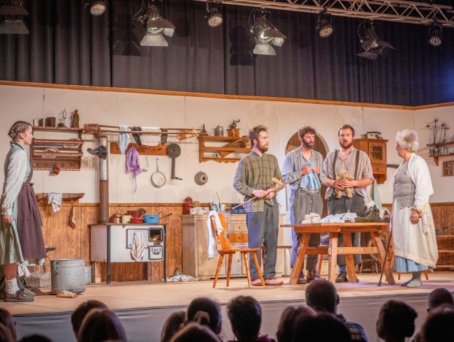 Auff&uuml;hrung 2025: Die drei Eisb&auml;ren